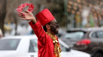 مطلب مرتبط: حاجی فیروز؛ نماد شادی و سنت نوروزی 