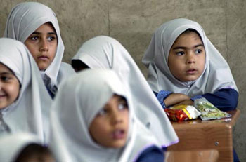 مدارس فرسوده برای این دانش آموزان خطرناک است