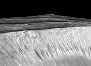 مریخ نورد Curiosity در تلاش برای نمونه برداری از آب روی مریخ