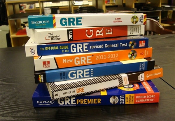 200 بهترین نمونه سوالات آزمون GRE که باید دانلود کنید