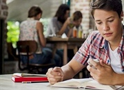 مهارت شنیداری چیست؟ 5 بهترین اپلیکیشن تقویت لیسنینگ