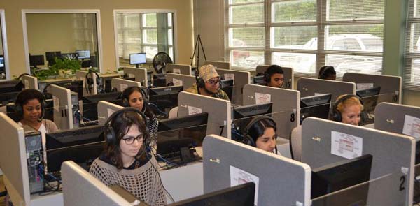 12 بهترین نکات گرفتن نمره عالی در لیسنینگ آزمون تافل