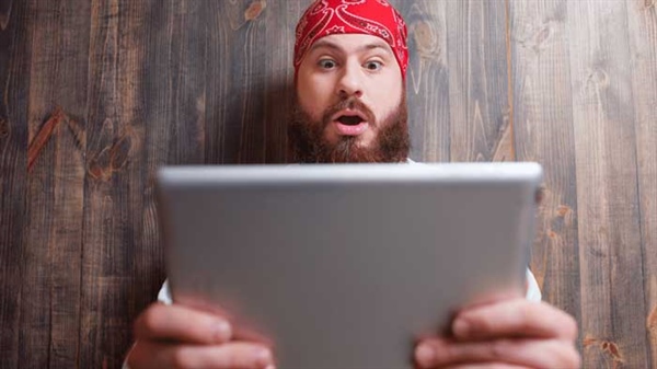 آموزش انگلیسی با اخبار: روش انجام و 10 خبر رایگان برتر