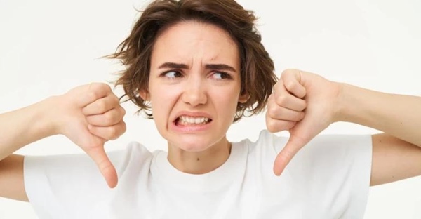 کرینج (Cringe) یعنی چه؟ + کاربرد آن در فضای مجازی