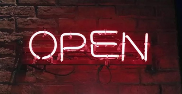 چراغ های نئون چگونه کار می‌کنند؟