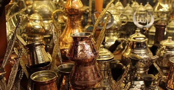 10 سنگ معدنی درخشان با جلای فلزی