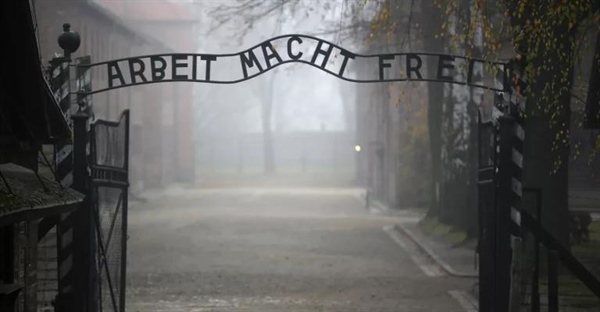 هولوکاست: حقایق و تبعات یکی از بزرگترین جنایات تاریخ بشریت