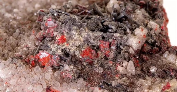 ماده مرموزی به نام جیوه قرمز: واقعیت یا افسانه؟