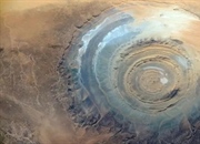 چشم آبی صحرای آفریقا: شگفت انگیزترین ساختار زمین شناسی