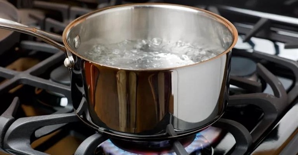 تبعات جوشاندن دوباره آب و اثرات آن بر سلامت انسان