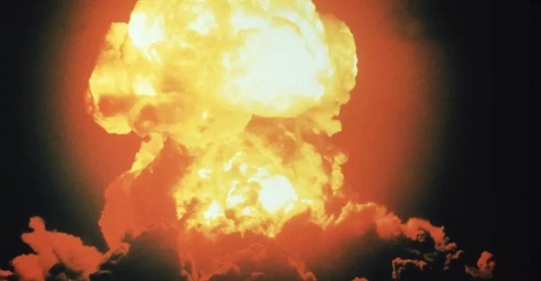 تفاوت بمب هیدروژنی و بمب اتمی: هر آنچه باید بدانید