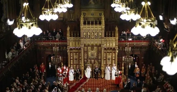 سلطنت چیست؟ + بررسی مفهوم و تاریخچه