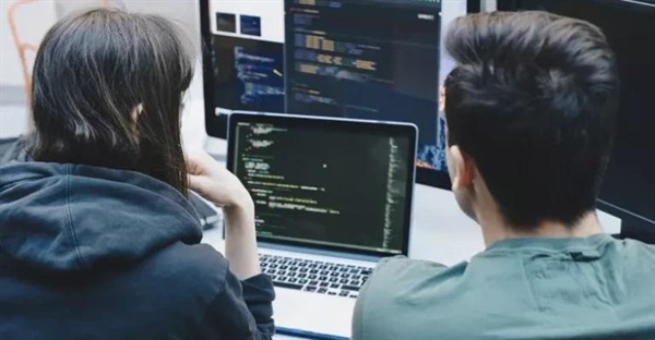 بهترین زبان های برنامه نویسی برای یادگیری مبتدیان