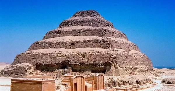 هرم پله ای جوزر - قدیمی ��رین هرم مصر
