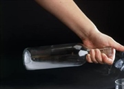 خاموش کردن شعله شمع با دی اکسید کربن: یک آزمایش علمی جذاب