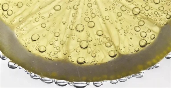 طرز تهیه میوه گازدار با استفاده از یخ خشک