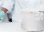 آیا لمس یا بلعیدن یخ خشک ایمن است؟