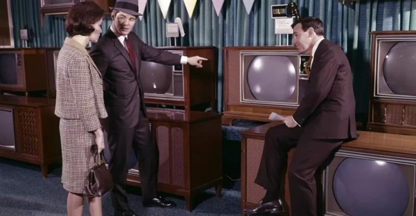 تاریخچه اختراع تلویزیون رنگی