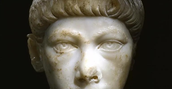 سن امپراتوران روم در زمان به قدرت رسیدن: از کودکی تا کهولت