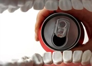 آزمایش تخم‌مرغ و نوشابه: آموزش بهداشت دهان و دندان به کودکان