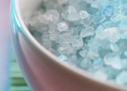 آموزش ساخت نمک حمام معطر و رنگی خانگی: آرامش در دستان شما!