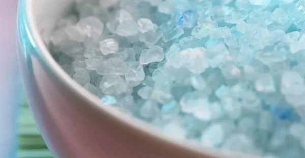 آموزش ساخت نمک حمام معطر و رنگی خانگی: آرامش در دستان شما!