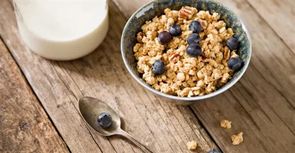 با این آزمایش ساده آهن موجود در غلات صبحانه را استخراج کنید!