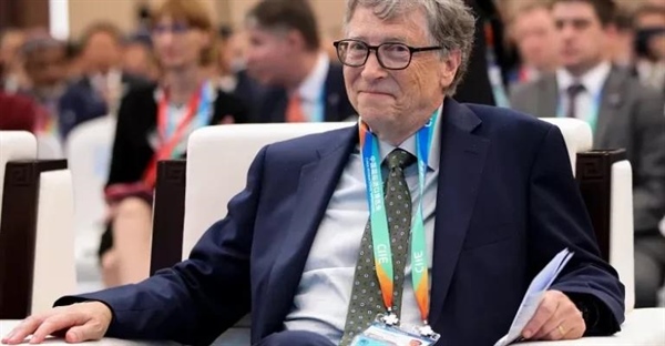 بیل گیتس: زندگینامه و داستان موفقیت بنیانگذار مایکروسافت