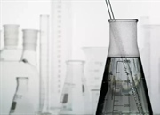 آیا نوشیدن آب سنگین خطرناک است؟ عوارض، فواید و هر آنچه باید بدانید!