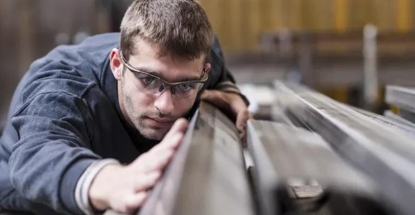 فولاد: از تاریخچه تا انواع و کاربردهای آن (راهنمای جامع)