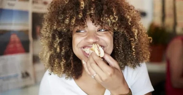 جویدن: تعریف، عملکرد و رازهای پنهان هضم و حافظه!