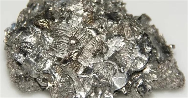 هافنیوم: خواص شیمیایی و فیزیکی، کاربردها و هر آنچه باید بدانید