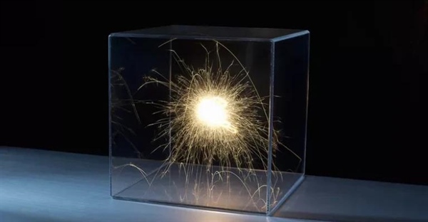 نیروی الکترواستاتیک: جاذبه و دافعه بارهای الکتریکی