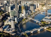 کویینزلند: آب و هوا، جمعیت، جاذبه‌ها