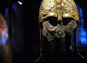 آیا وایکینگ‌ها واقعاً کلاه‌خود شاخ‌دار می‌پوشیدند؟ افسانه یا واقعیت؟