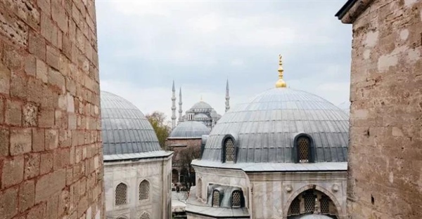 قسطنطنیه: پایتخت باشکوه امپراتوری روم شرقی | تاریخ، جغرافیا و استحکامات