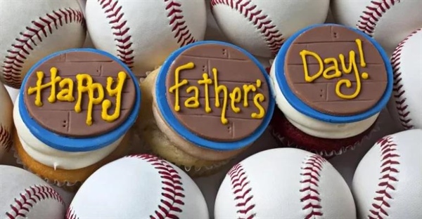 چه کسی روز پدر را اختراع کرد؟ تاریخچه، سنت‌ها و هدایای مورد علاقه پدران