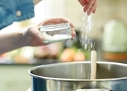 آیا حل شدن نمک در آب تغییر شیمیایی است یا فیزیکی؟ بررسی کامل