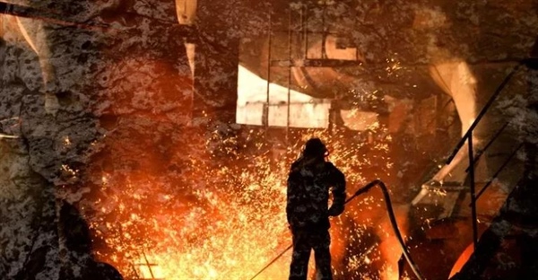 آهن: ویژگی‌ها، تاریخچه، کاربردها و هر آنچه باید درباره این فلز بدانید