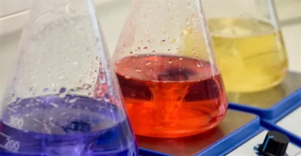 واکنش ناهمگن چیست؟ تعریف، مثال‌ها و کاربردها