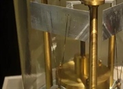 چه کسی زلزله‌سنج را اختراع کرد؟ تاریخچه و تکامل لرزه‌نگارها