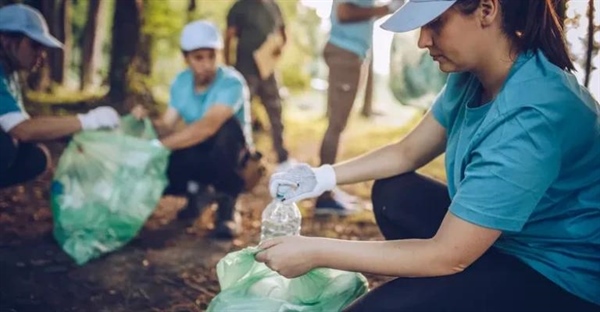 بازیافت پلاستیک: آیا تلاش‌های ما کافیست؟ راهکارهای نوین و چالش‌ها