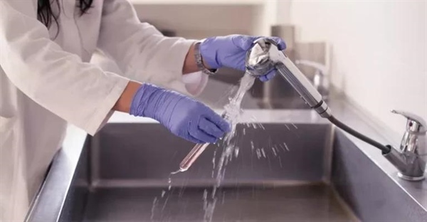 شستشوی اصولی ظروف شیشه ای آزمایشگاهی