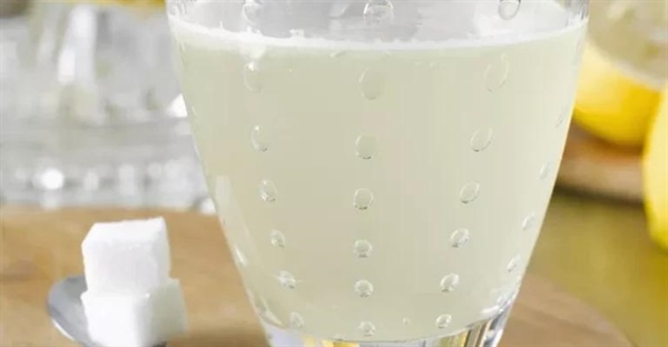 لیموناد گازدار خانگی: تفریح و علم در یک لیوان!