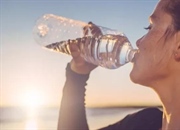 پلی اتیلن ترفتالات چیست؟ | خواص، کاربردها و بازیافت