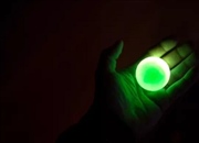 راز درخشش در تاریکی: اجسام شب‌تاب چگونه کار می‌کنند؟