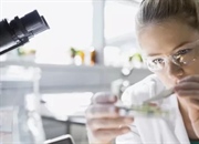 آزمایش کنترل شده چیست؟ راهنمای جامع طراحی و اجرای آزمایش‌های علمی