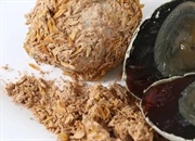 تخم مرغ صد ساله چیست؟ راز و رمز این غذای عجیب چینی