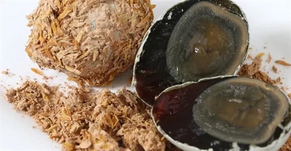 تخم مرغ صد ساله چیست؟ راز و رمز این غذای عجیب چینی