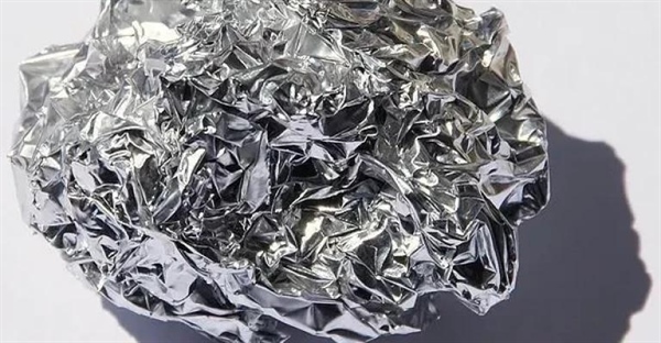 10 حقیقت شگفت‌انگیز درباره فلزات: از اعماق زمین تا آسمان‌خراش‌ها